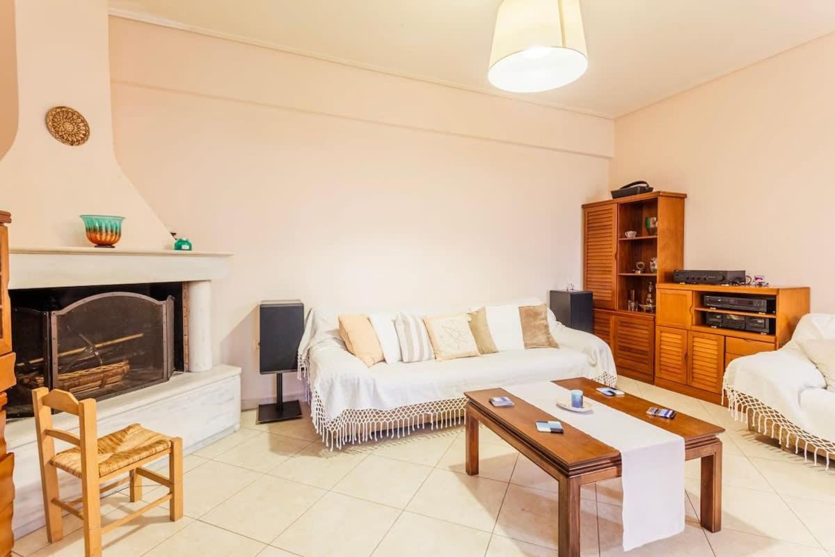 Spacious Urban Haven-Family Home, Perfect Location Kalamáta Eksteriør bilde